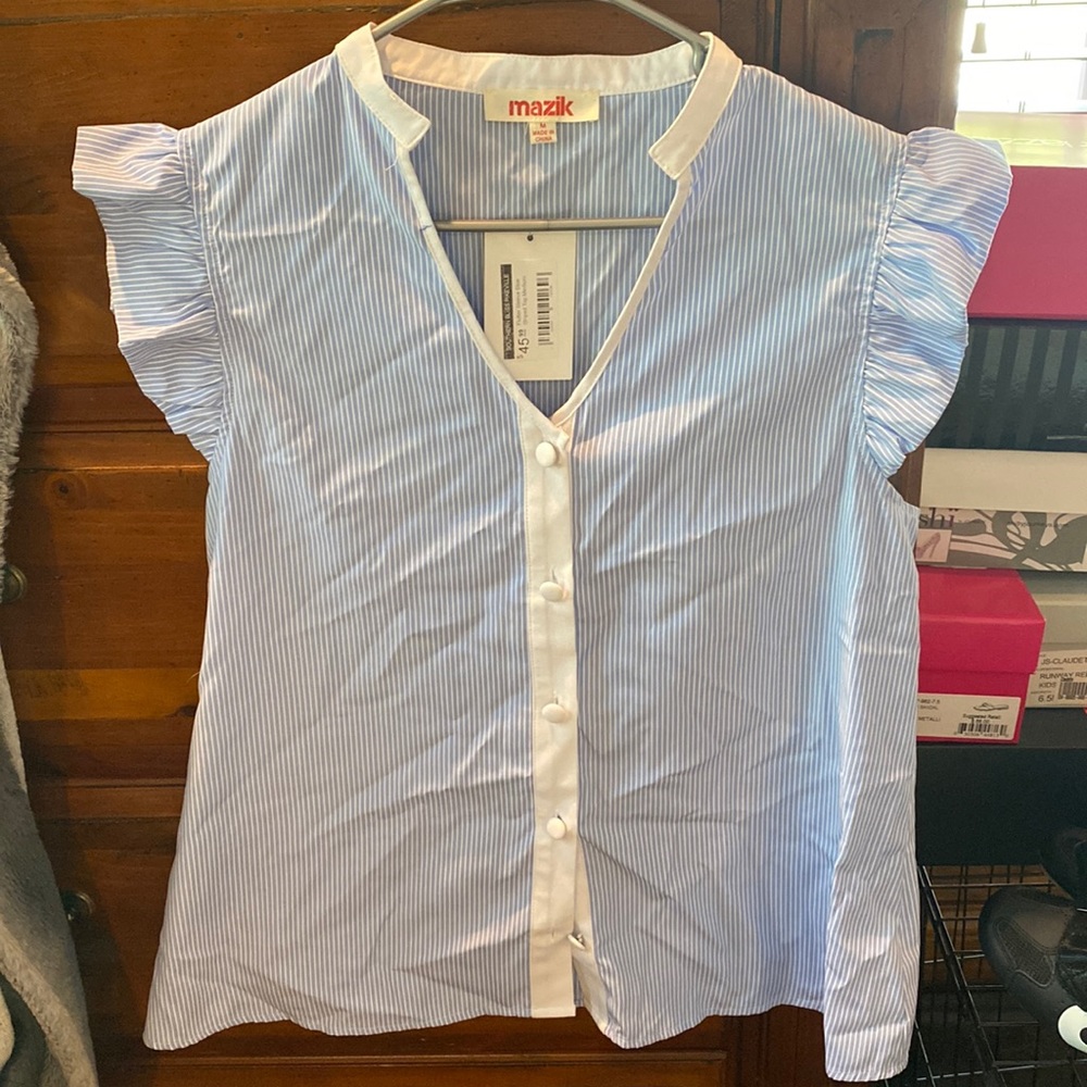 Flutter sleeve top